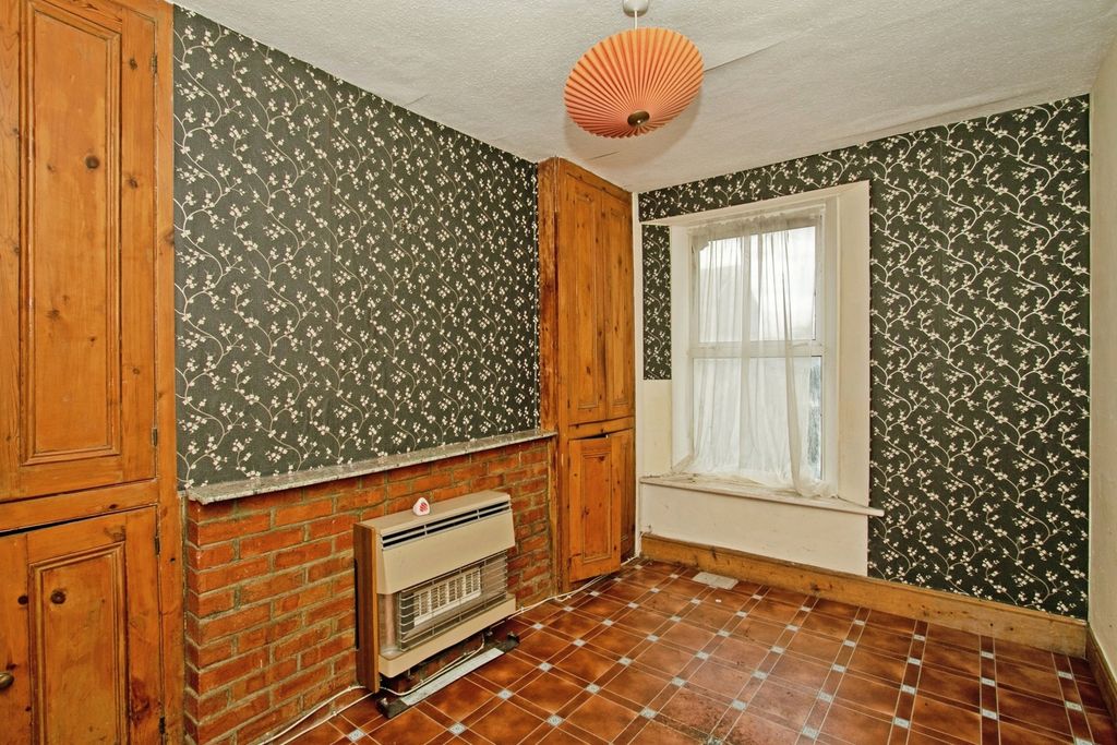 Property photo 3 of 32 Dining Room