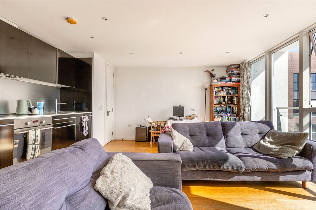 Property photo 1 of 18 Picture No. 02