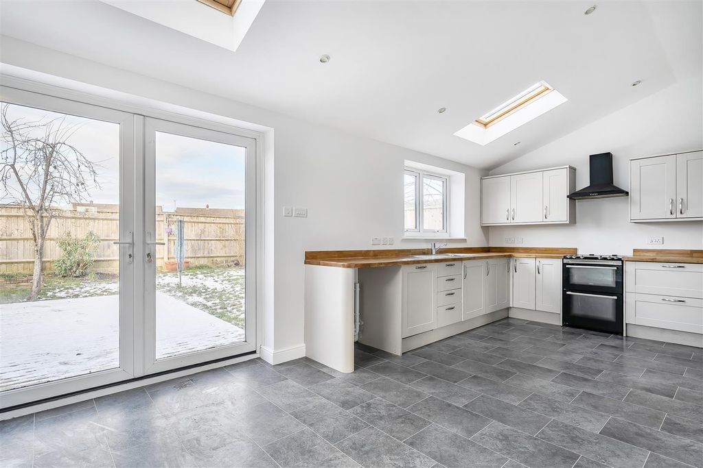 Property photo 2 of 20 1395507-11-695d2Aedb77Da.Jpg