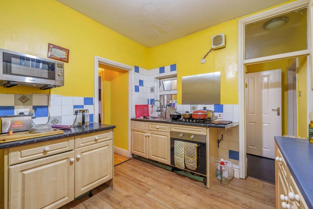 Property photo 3 of 16