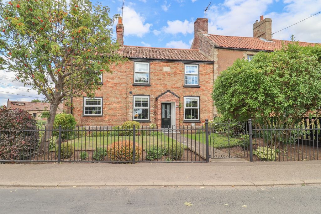 Property photo 1 of 34 4434401