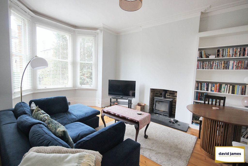 Property photo 2 of 7