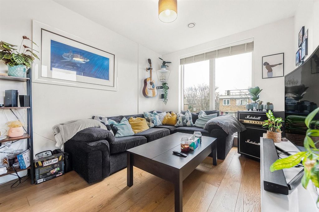 Property photo 2 of 13 De2Cce9d-4d2c-4909-Bdf0-1316Ddeb5940-2000.Jpg