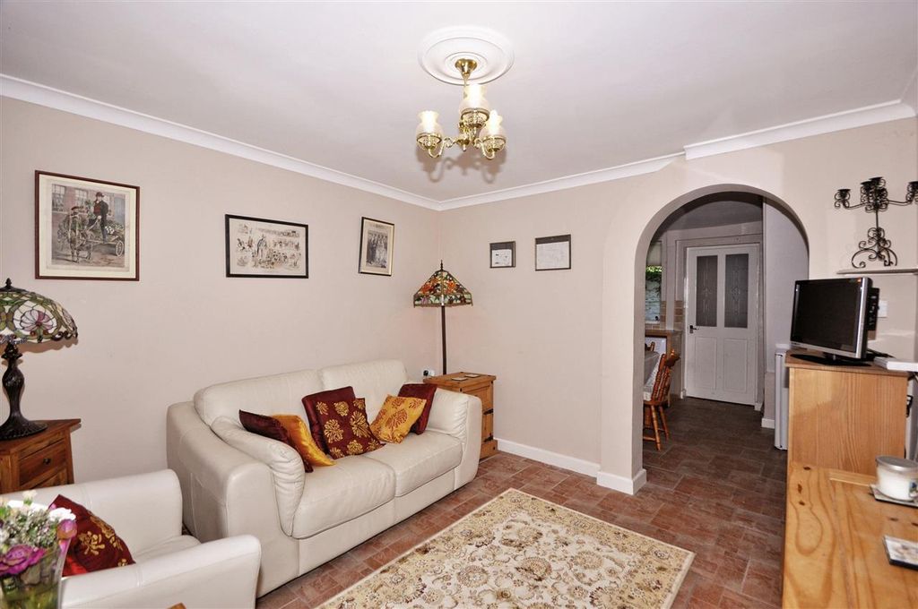 Property photo 3 of 8