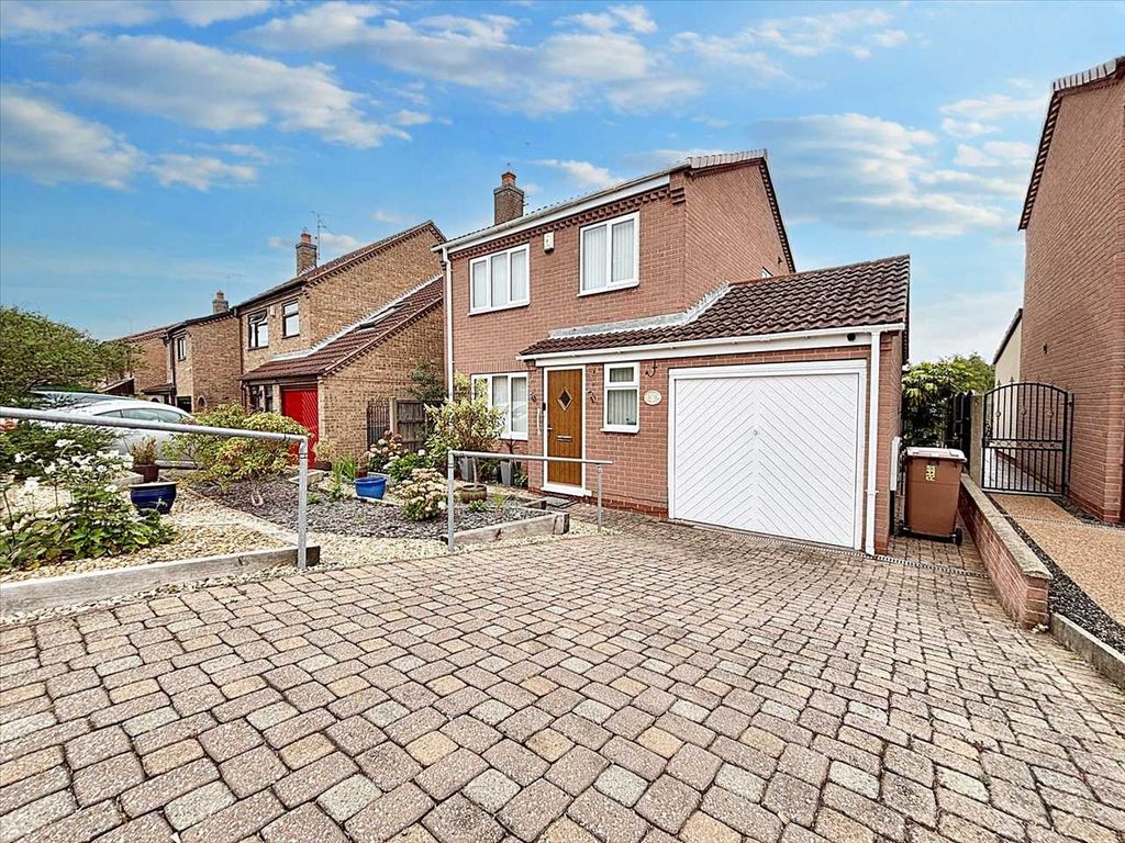 Property photo 2 of 25