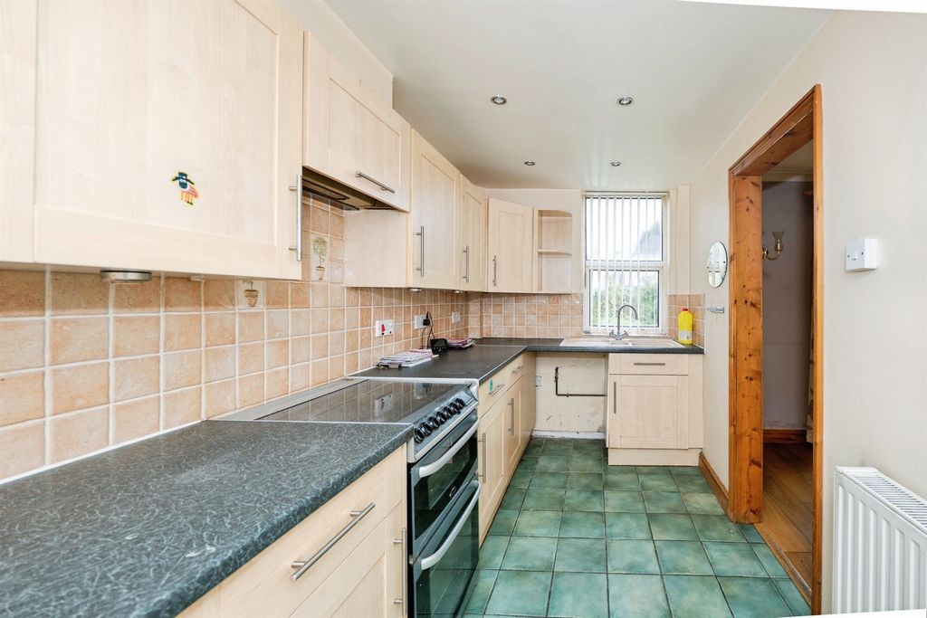 Property photo 3 of 22