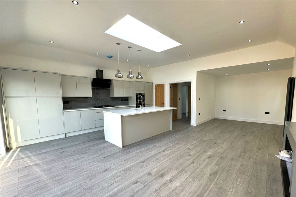 Property photo 2 of 18 Picture No. 09