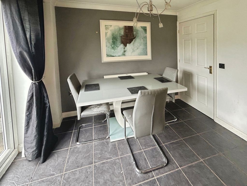 Property photo 3 of 15 Dining Area
