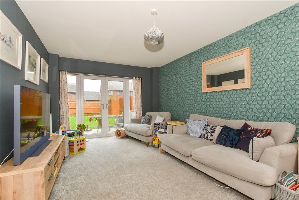 Property photo 2 of 14 Lounge