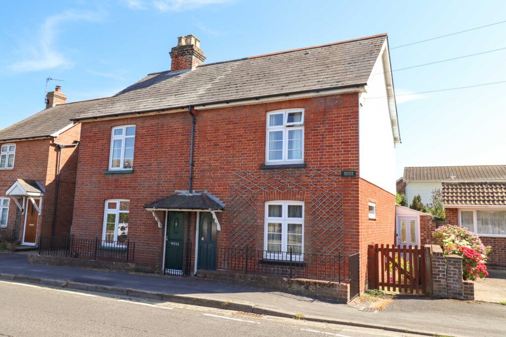 Property photo 1 of 11