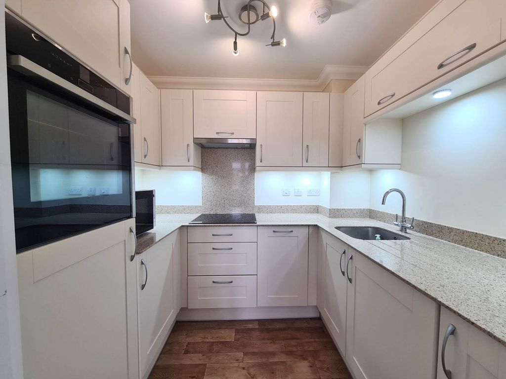 Property photo 3 of 14