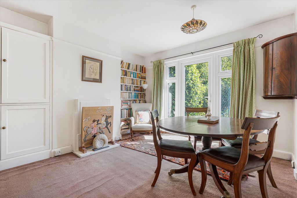 Property photo 3 of 17 Image