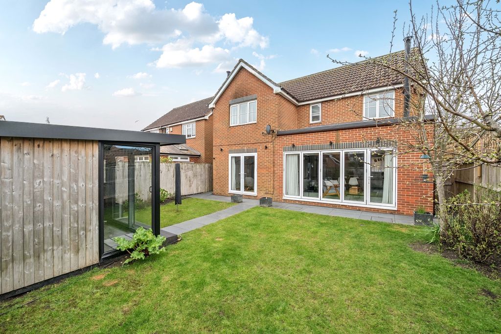 Property photo 2 of 22 Garden