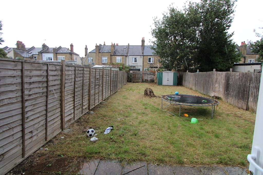 Property photo 3 of 11
