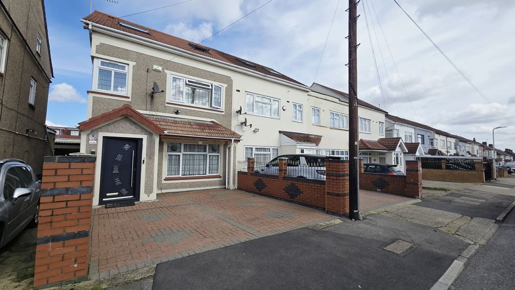 Property photo 3 of 26