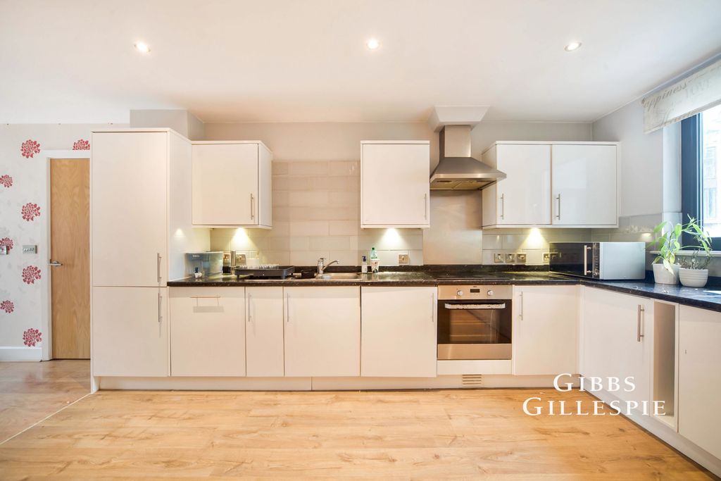 Property photo 2 of 10 Photo