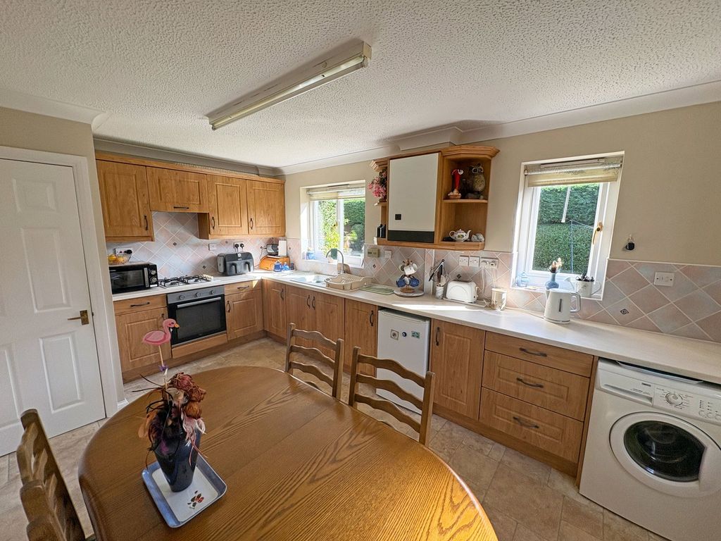 Property photo 3 of 21