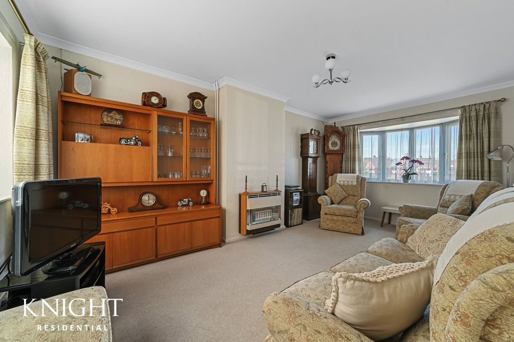Property photo 3 of 24