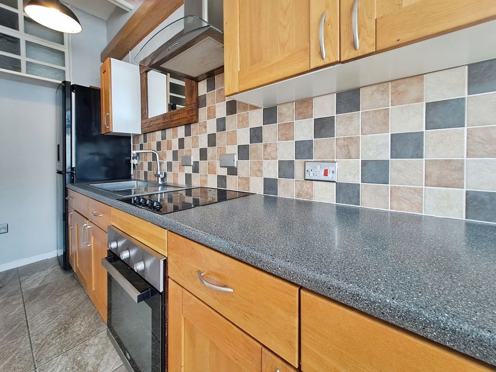 Property photo 3 of 9 Pbox-Img.Jpg