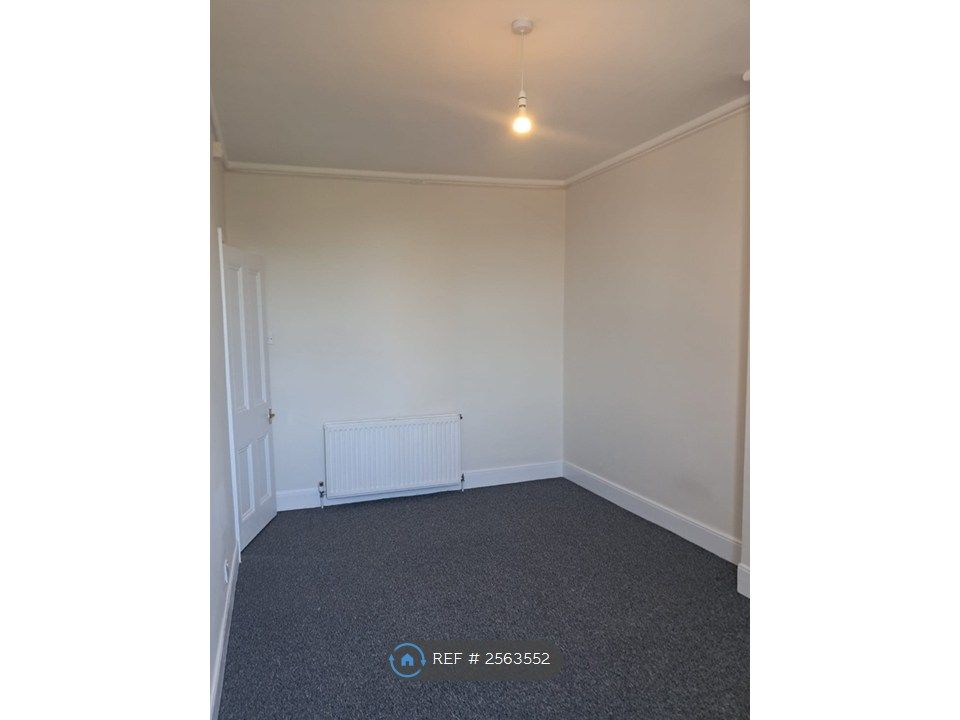 Property photo 2 of 16 Double Bedroom
