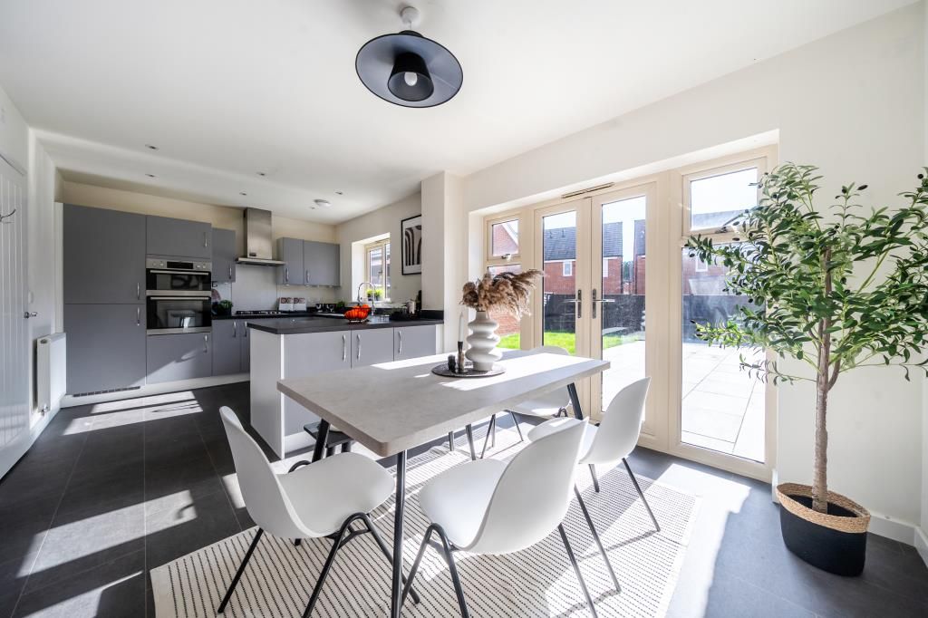 Property photo 2 of 17 Dining Area