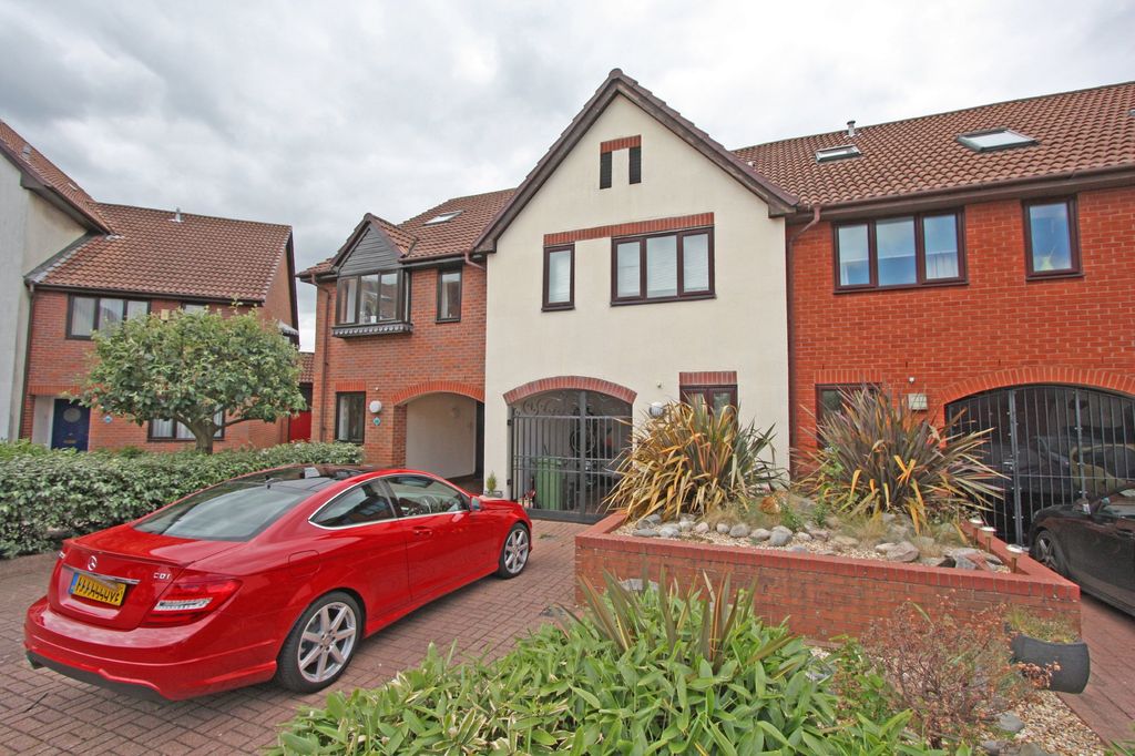 Property photo 1 of 31
