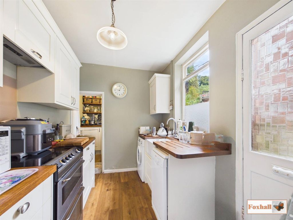 Property photo 2 of 16 Kitchen