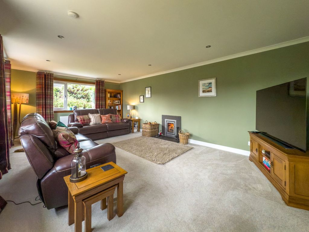 Property photo 2 of 28