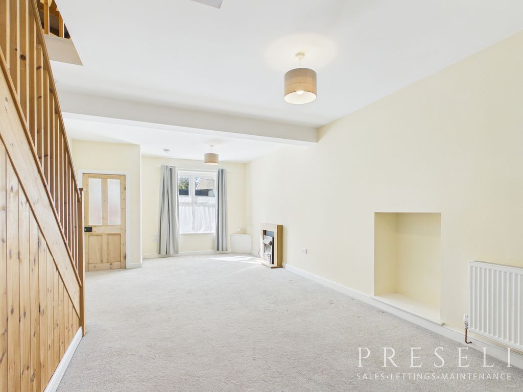 Property photo 2 of 12 Cam05119G0-Pr0085-Still003