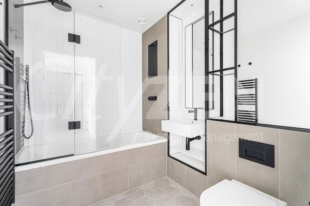 Property photo 2 of 26 Bathroom