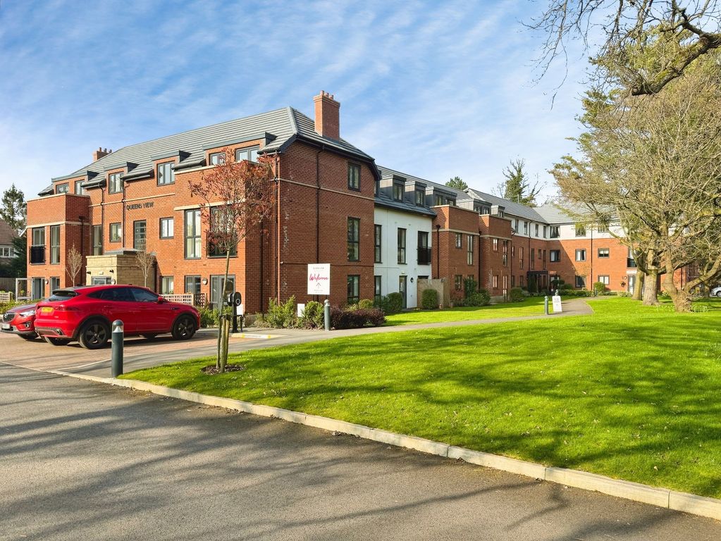 Property photo 1 of 15 Outside