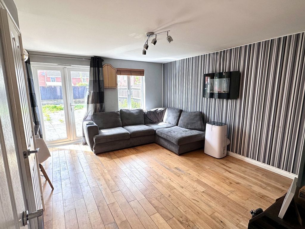 Property photo 3 of 17