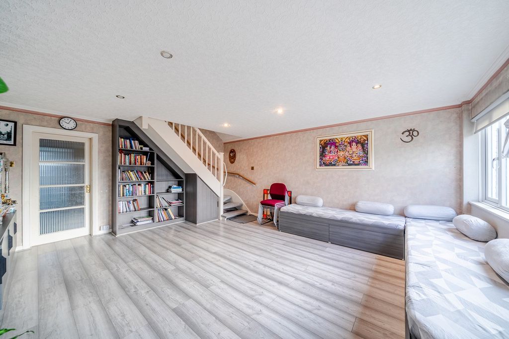 Property photo 3 of 12 Not Specified