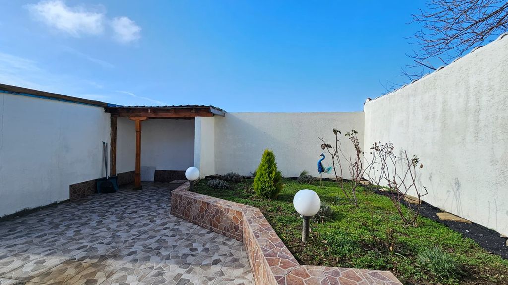 Property photo 3 of 30