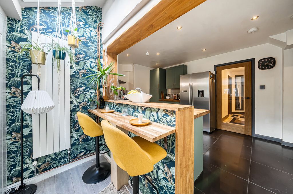 Property photo 3 of 17 Kitchen/Diner