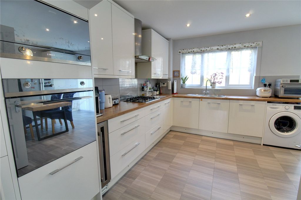 Property photo 2 of 16 Picture No. 02