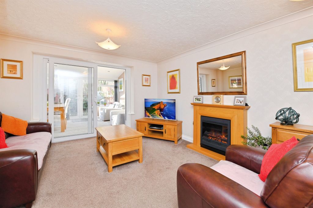 Property photo 2 of 20