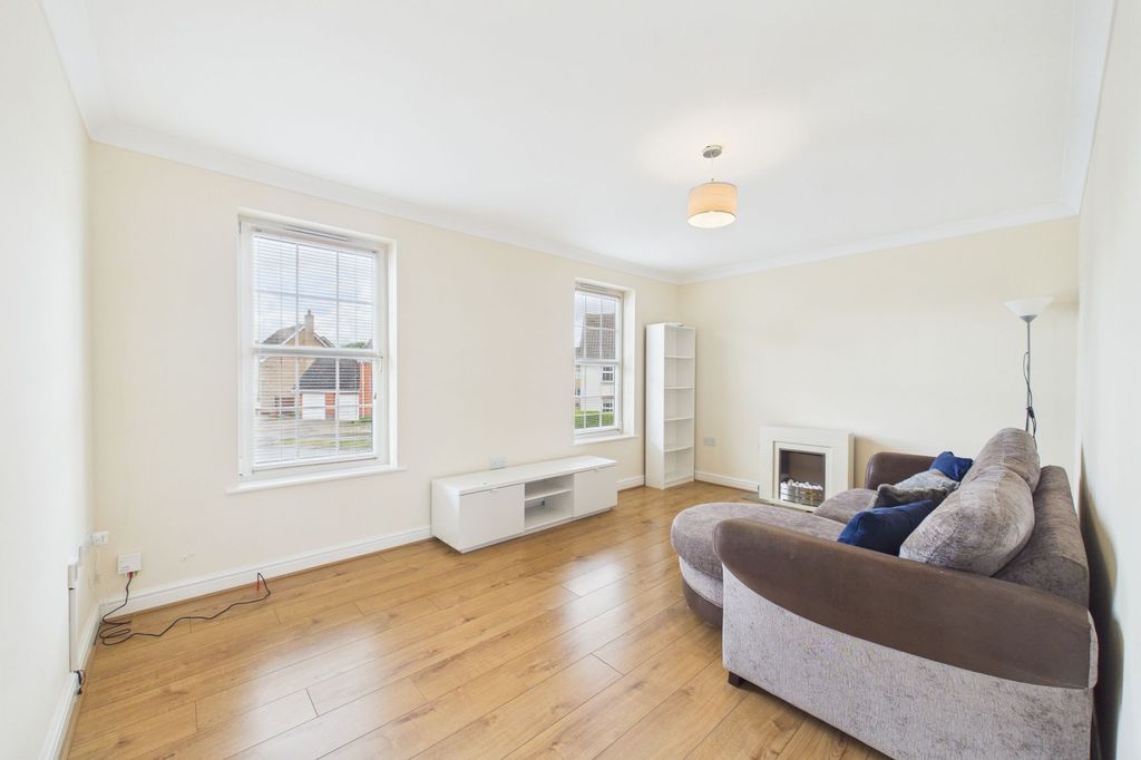 Property photo 3 of 10