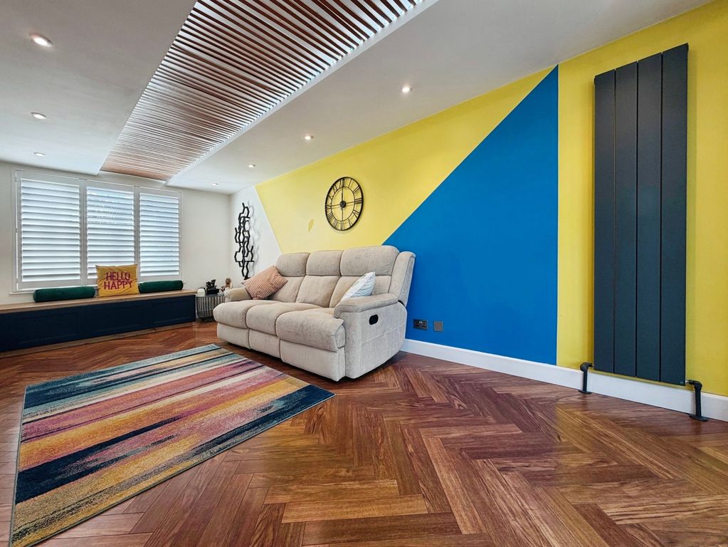 Property photo 2 of 18 Pbox-Img.Jpg