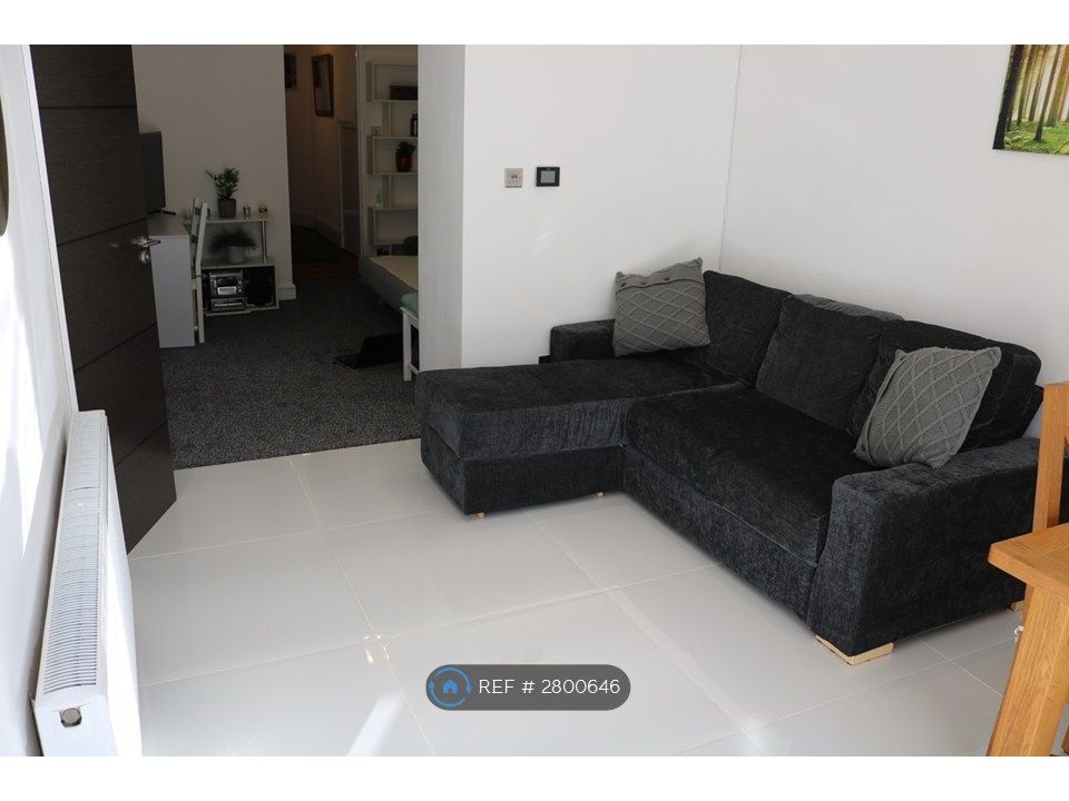 Property photo 3 of 31