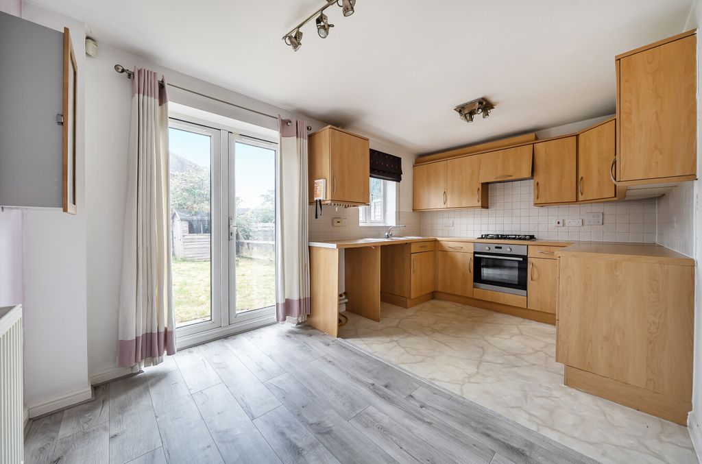 Property photo 2 of 18 1484894-10-6A4391...