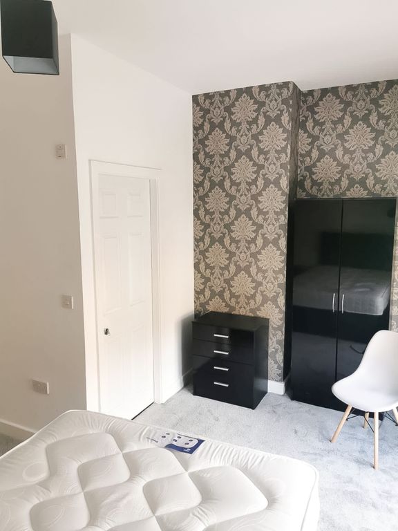 Property photo 2 of 13 Parliment Road Ewemove-1