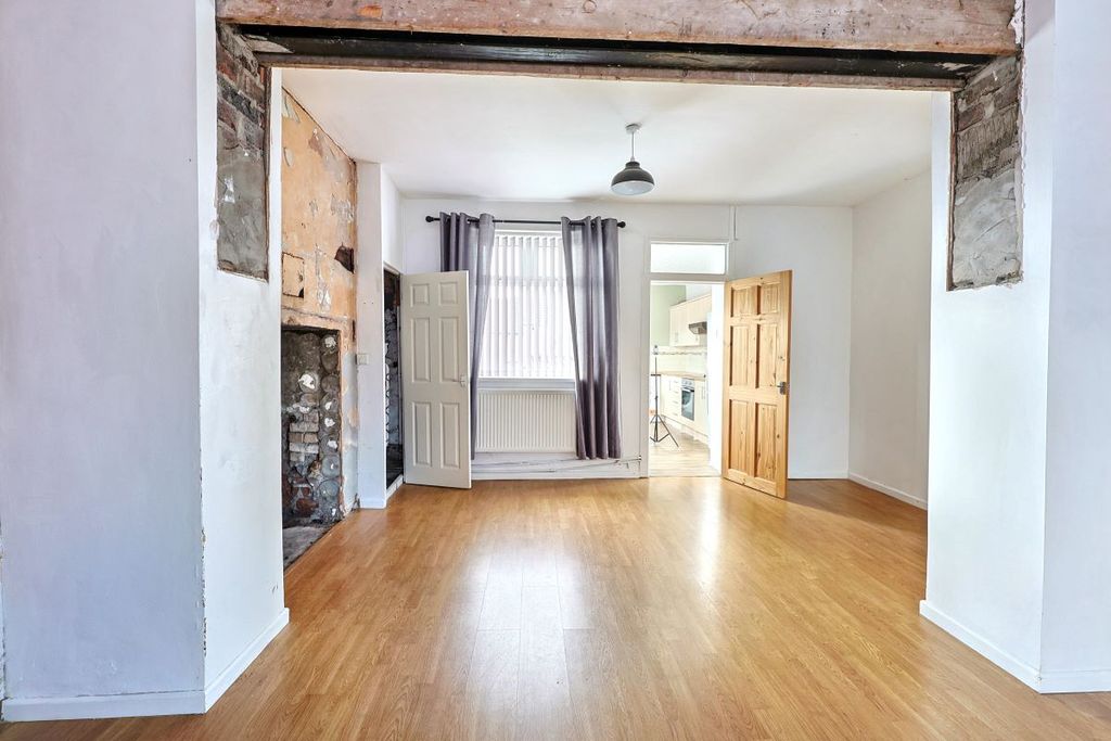 Property photo 3 of 9