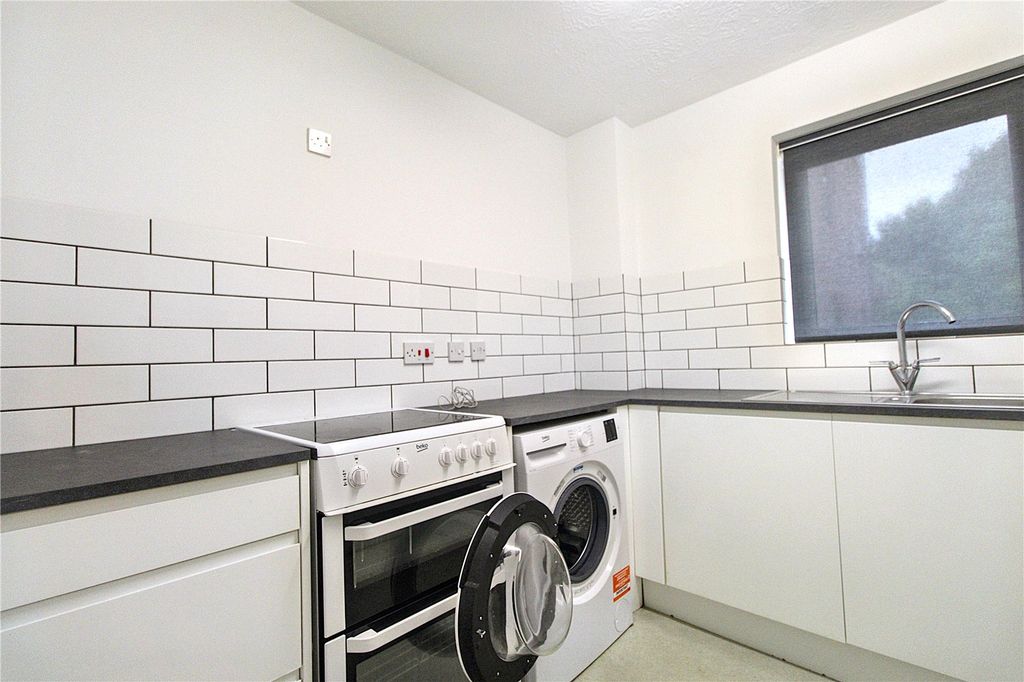 Property photo 3 of 16 Picture No. 05