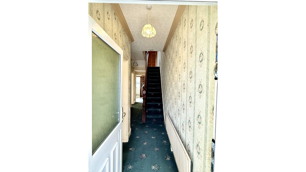 Property photo 2 of 21