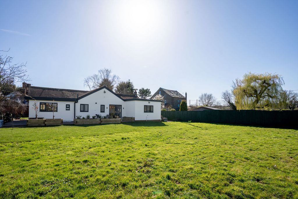 Property photo 2 of 24