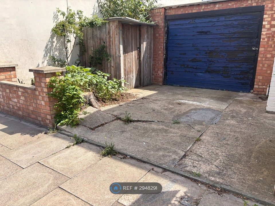 Property photo 3 of 23