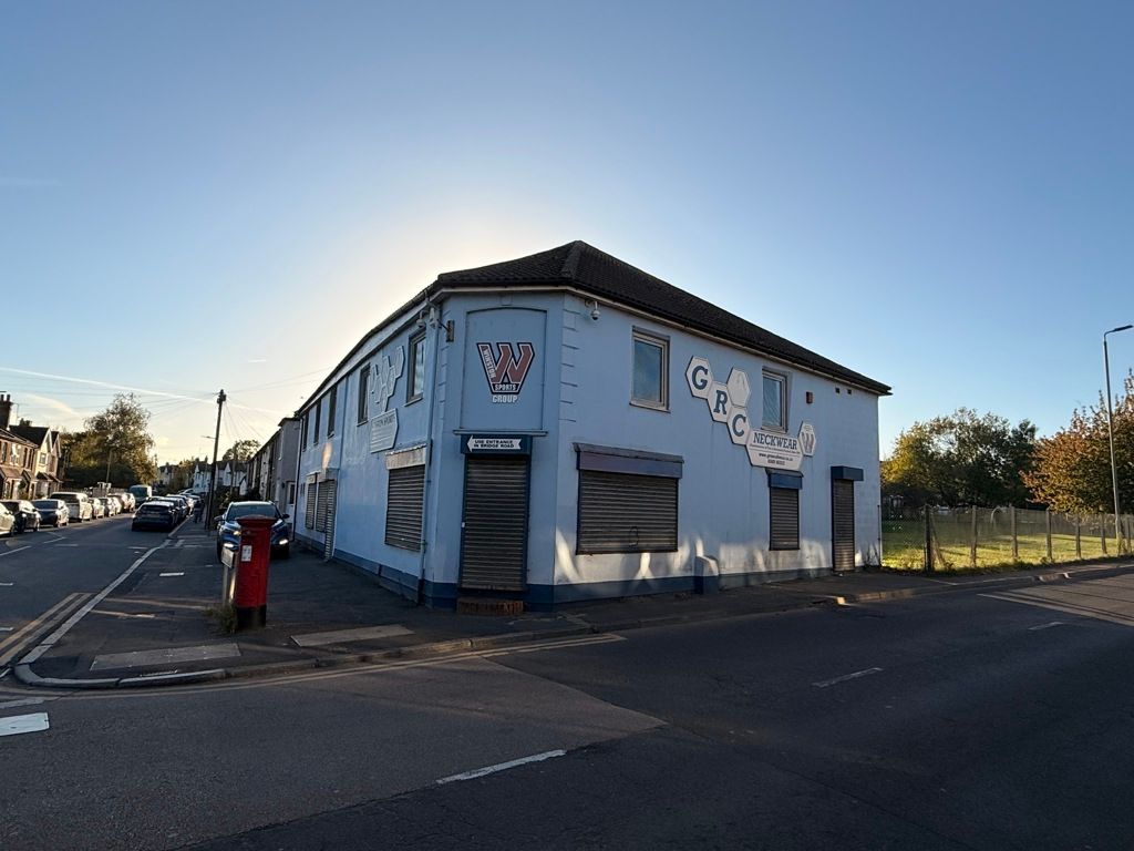 Property photo 3 of 12 Photo 10