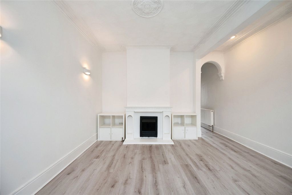 Property photo 1 of 16 Picture No. 34