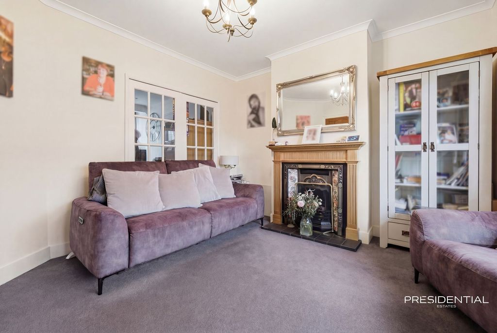 Property photo 3 of 28